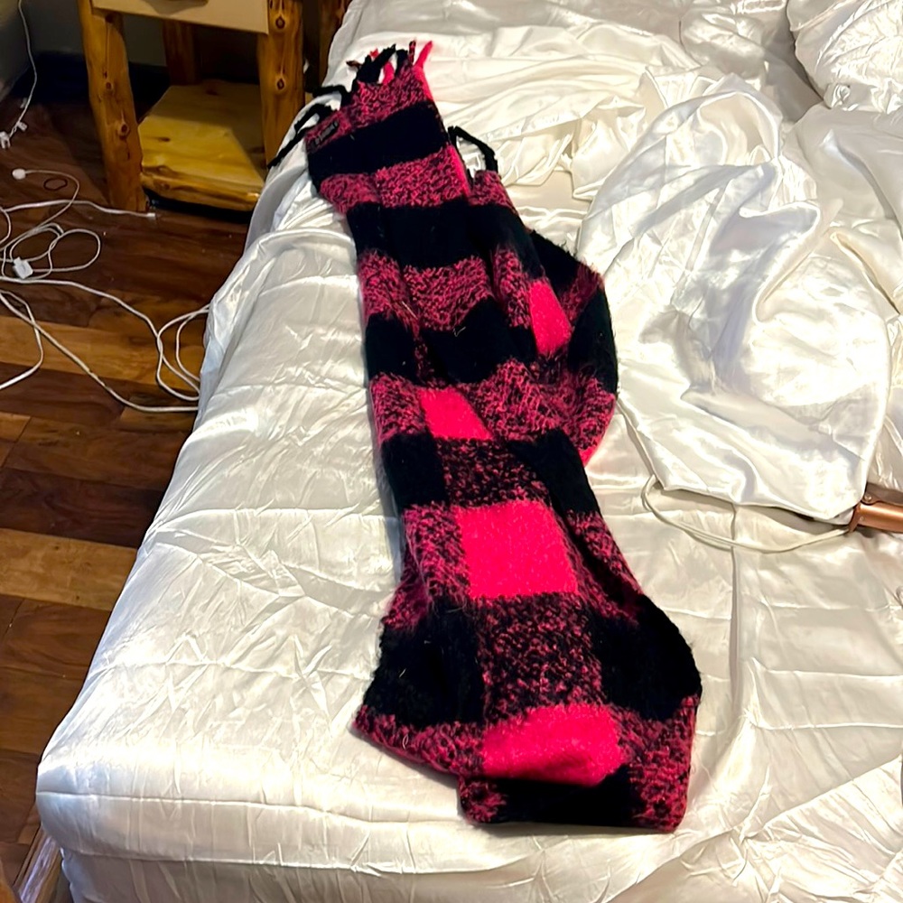 Pink and black checkered scarf
